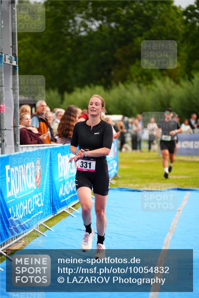 30.08.2026 - Elbe Triathlon Hamburg LAZAROV Photography http://msf.ph/oto/10054832 30.08.2026 10:59:27 Ziel 331, 467, 484 meine-sportfotos.de