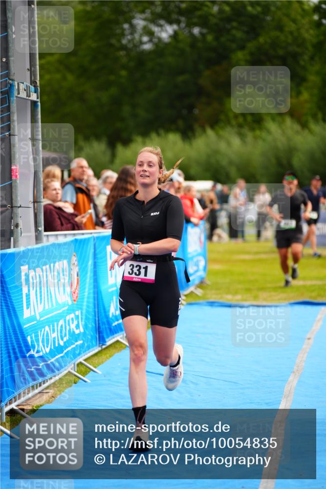 30.08.2026 - Elbe Triathlon Hamburg LAZAROV Photography http://msf.ph/oto/10054835 30.08.2026 10:59:27 Ziel 331, 467, 484 meine-sportfotos.de