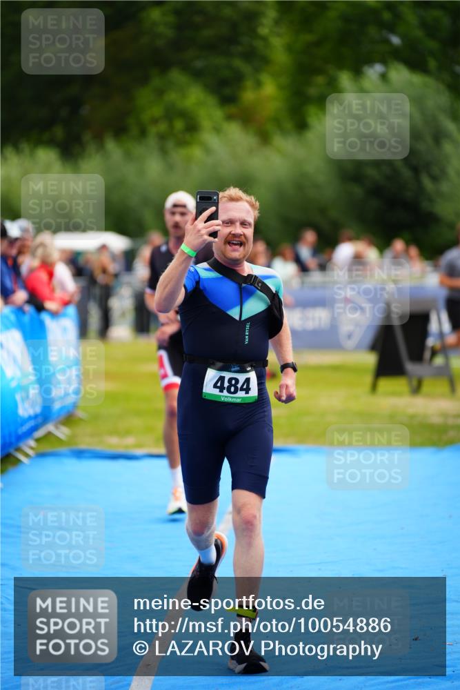 30.08.2026 - Elbe Triathlon Hamburg LAZAROV Photography http://msf.ph/oto/10054886 30.08.2026 10:59:36 Ziel 462, 484 meine-sportfotos.de