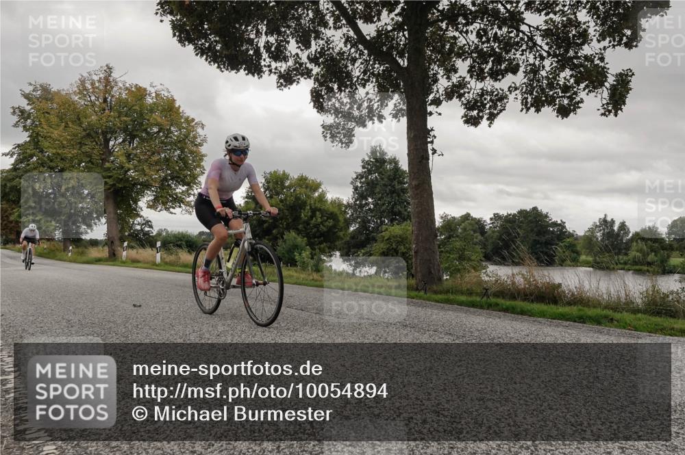 30.08.2026 - Elbe Triathlon Hamburg Michael Burmester http://msf.ph/oto/10054894 30.08.2026 11:17:11 Radfahren 888, 1415, 1421, 1574 meine-sportfotos.de