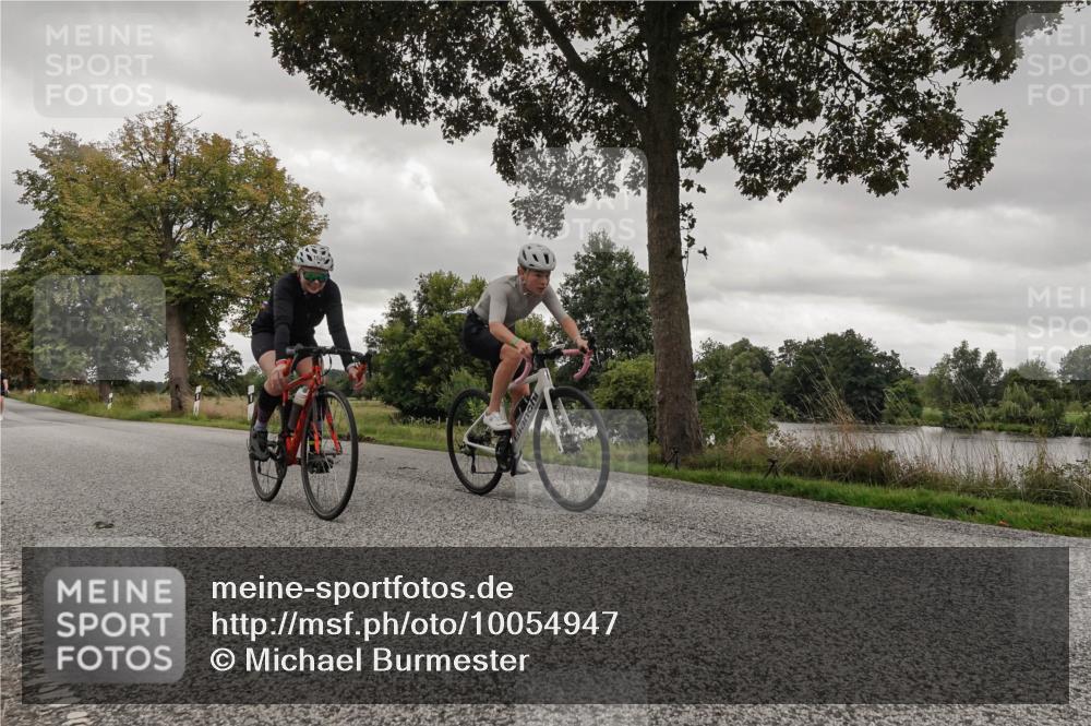 30.08.2026 - Elbe Triathlon Hamburg Michael Burmester http://msf.ph/oto/10054947 30.08.2026 11:18:43 Radfahren 1333, 1412, 1512, 1534, 1542, 1689 meine-sportfotos.de