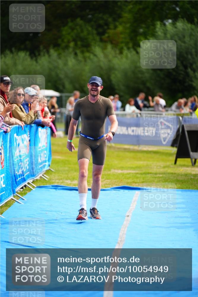 30.08.2026 - Elbe Triathlon Hamburg LAZAROV Photography http://msf.ph/oto/10054949 30.08.2026 11:00:04 Ziel 499 meine-sportfotos.de