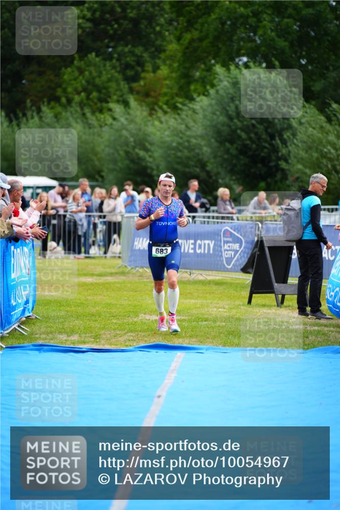 30.08.2026 - Elbe Triathlon Hamburg LAZAROV Photography http://msf.ph/oto/10054967 30.08.2026 11:00:23 Ziel 683 meine-sportfotos.de