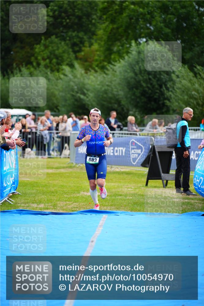 30.08.2026 - Elbe Triathlon Hamburg LAZAROV Photography http://msf.ph/oto/10054970 30.08.2026 11:00:24 Ziel 683 meine-sportfotos.de