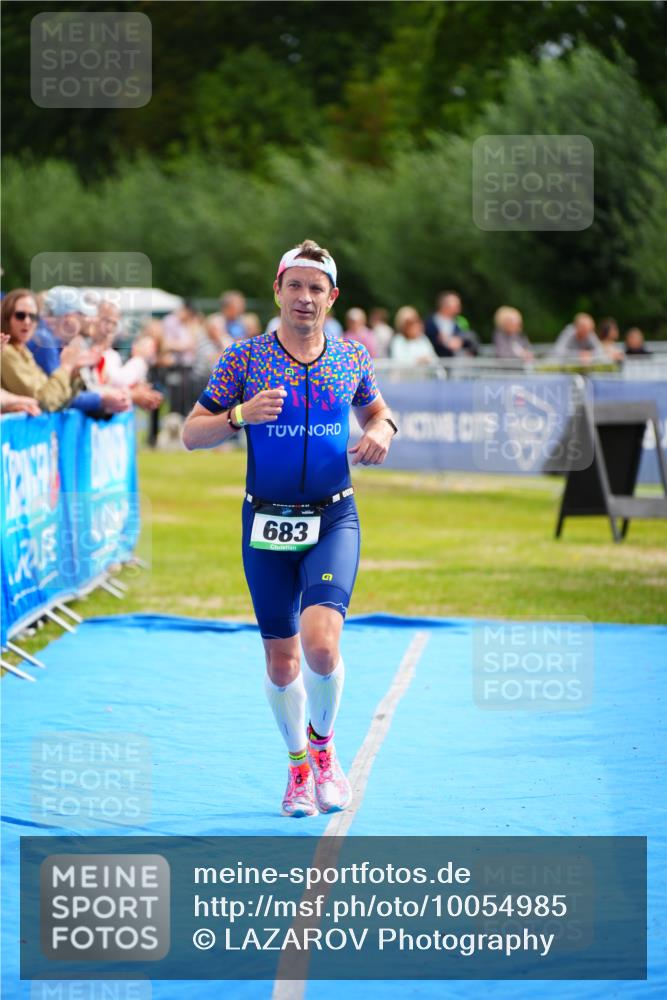 30.08.2026 - Elbe Triathlon Hamburg LAZAROV Photography http://msf.ph/oto/10054985 30.08.2026 11:00:26 Ziel 683 meine-sportfotos.de