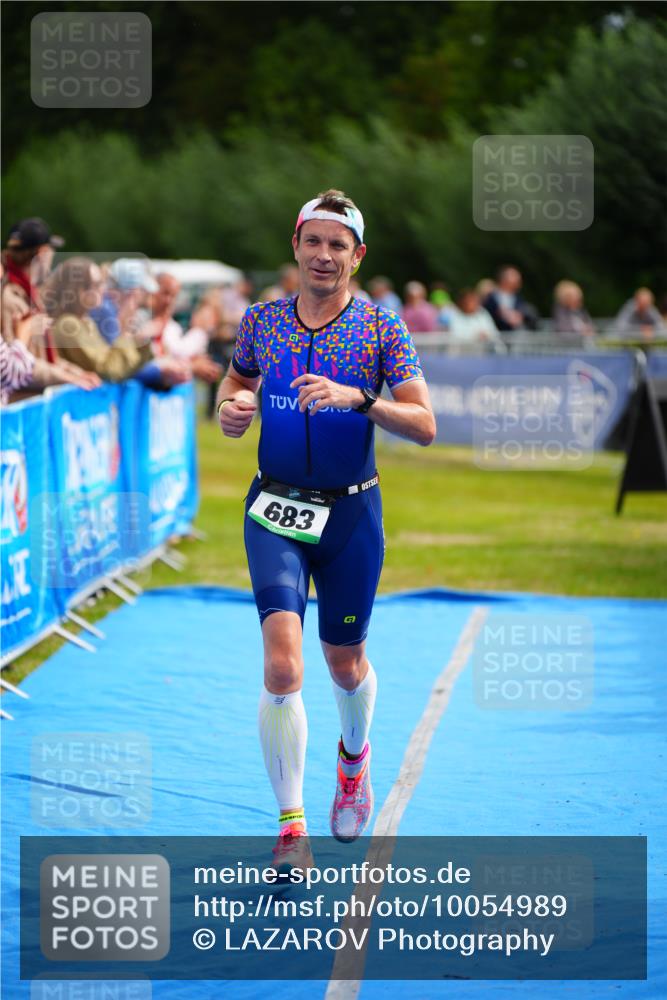 30.08.2026 - Elbe Triathlon Hamburg LAZAROV Photography http://msf.ph/oto/10054989 30.08.2026 11:00:26 Ziel 683 meine-sportfotos.de