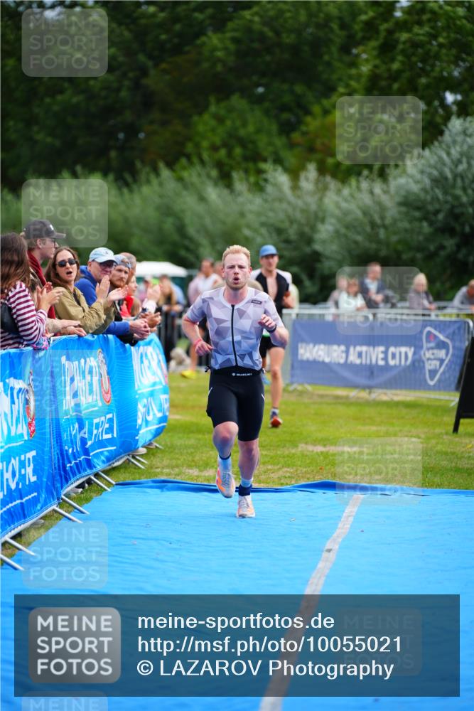 30.08.2026 - Elbe Triathlon Hamburg LAZAROV Photography http://msf.ph/oto/10055021 30.08.2026 11:00:38 Ziel 248, 584, 621 meine-sportfotos.de