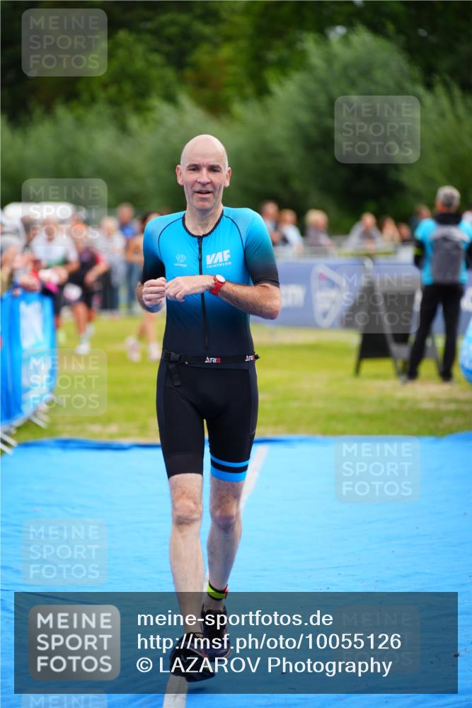 30.08.2026 - Elbe Triathlon Hamburg LAZAROV Photography http://msf.ph/oto/10055126 30.08.2026 11:01:08 Ziel 261, 264, 987 meine-sportfotos.de