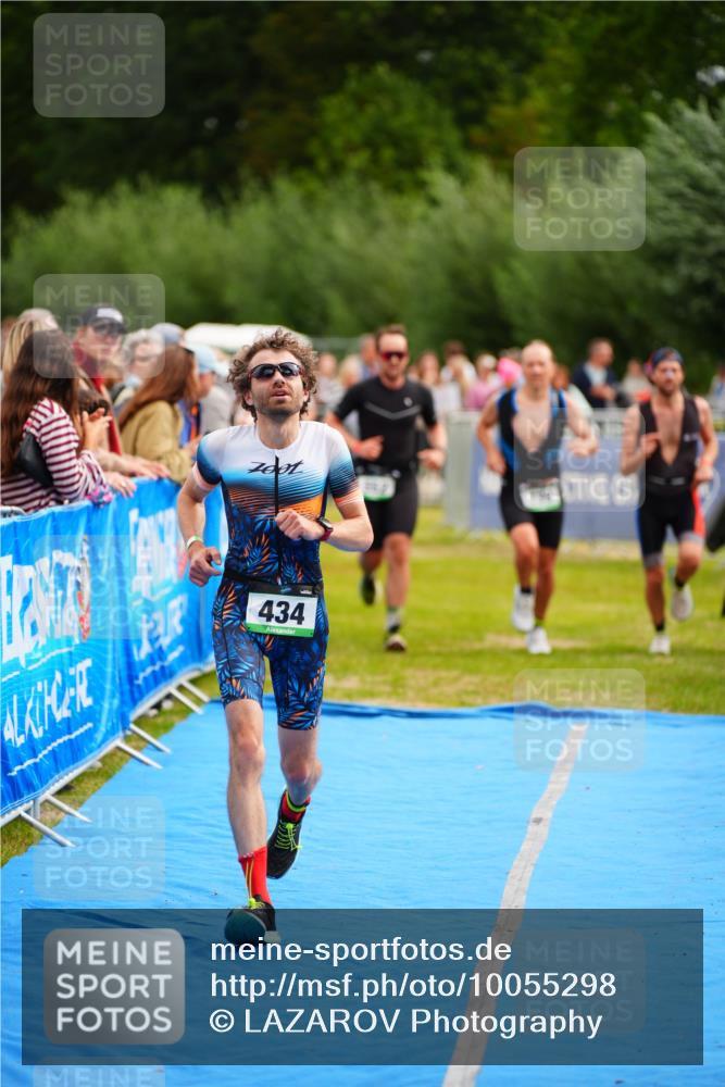 30.08.2026 - Elbe Triathlon Hamburg LAZAROV Photography http://msf.ph/oto/10055298 30.08.2026 11:02:34 Ziel 434, 552, 597, 637, 739, 1116 meine-sportfotos.de