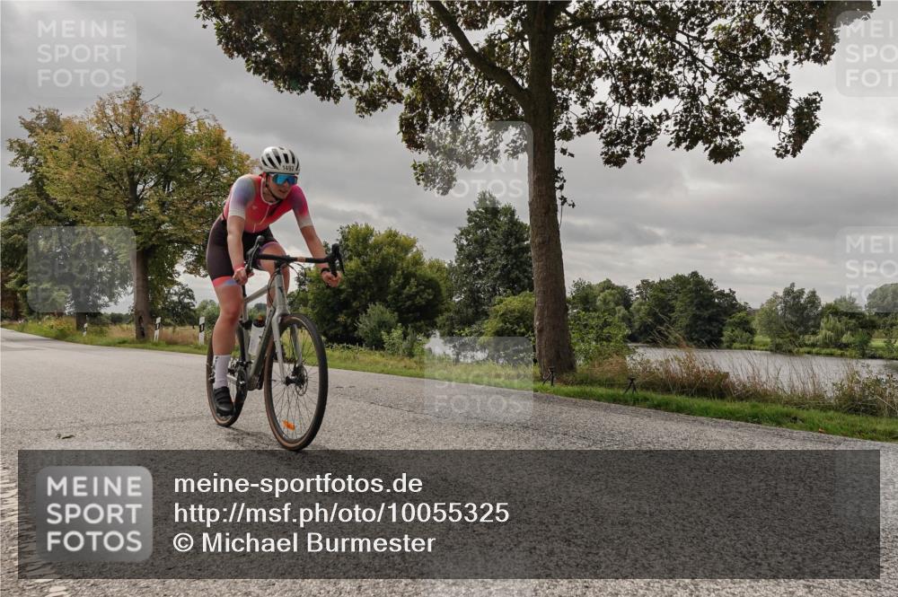 30.08.2026 - Elbe Triathlon Hamburg Michael Burmester http://msf.ph/oto/10055325 30.08.2026 11:30:51 Radfahren 1492, 1493 meine-sportfotos.de