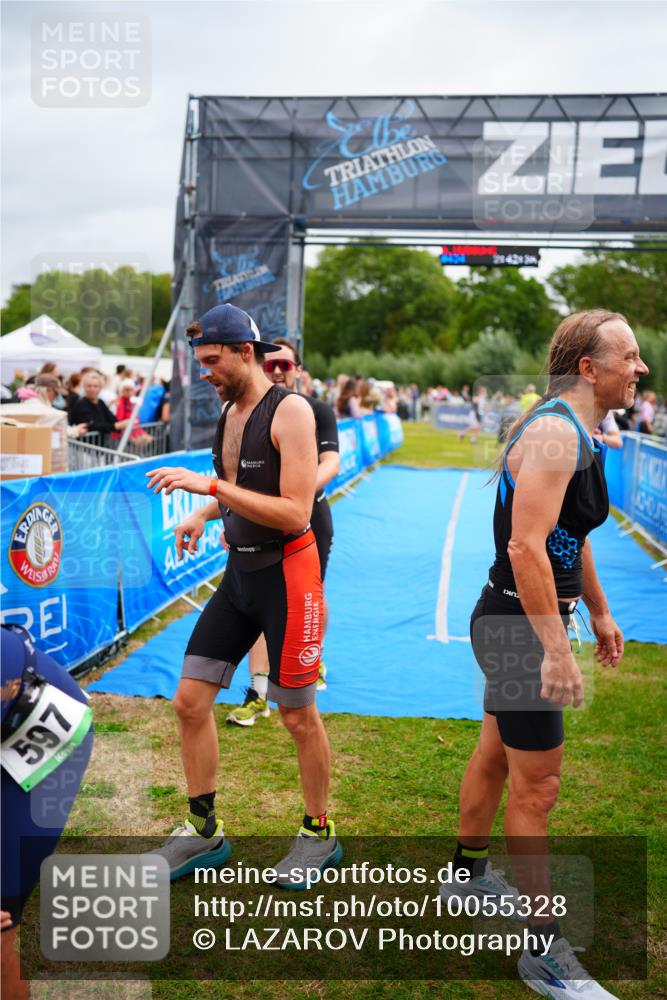 30.08.2026 - Elbe Triathlon Hamburg LAZAROV Photography http://msf.ph/oto/10055328 30.08.2026 11:02:41 Ziel 552, 637, 739, 1116 meine-sportfotos.de