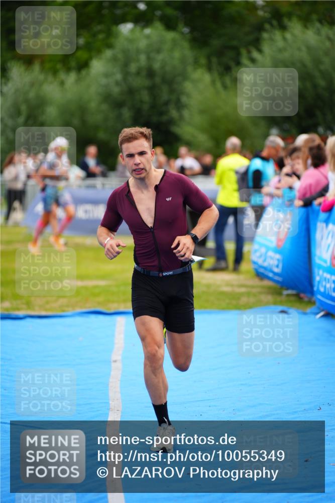 30.08.2026 - Elbe Triathlon Hamburg LAZAROV Photography http://msf.ph/oto/10055349 30.08.2026 11:02:51 Ziel 525 meine-sportfotos.de