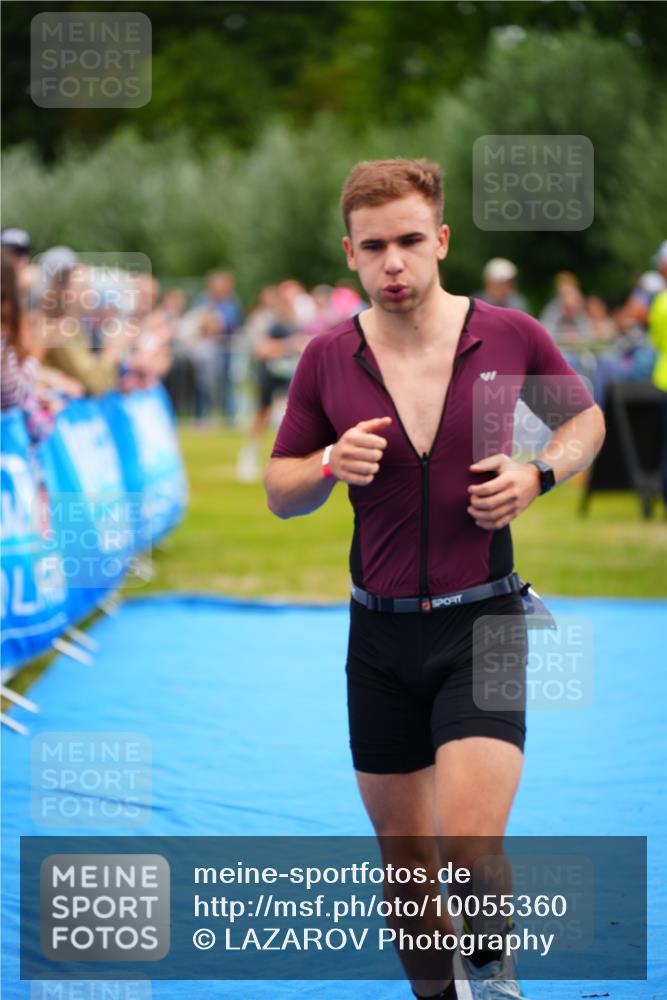 30.08.2026 - Elbe Triathlon Hamburg LAZAROV Photography http://msf.ph/oto/10055360 30.08.2026 11:02:52 Ziel 408, 525 meine-sportfotos.de