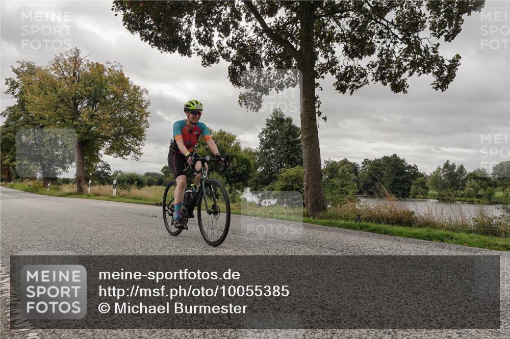 30.08.2026 - Elbe Triathlon Hamburg Michael Burmester http://msf.ph/oto/10055385 30.08.2026 11:32:44 Radfahren 1677 meine-sportfotos.de