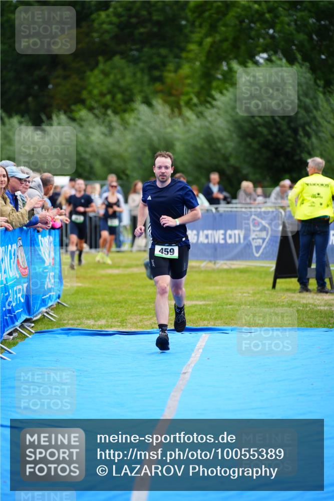 30.08.2026 - Elbe Triathlon Hamburg LAZAROV Photography http://msf.ph/oto/10055389 30.08.2026 11:03:16 Ziel 459, 563 meine-sportfotos.de