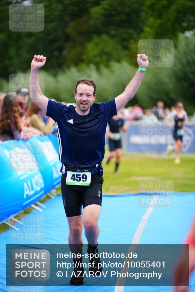 30.08.2026 - Elbe Triathlon Hamburg LAZAROV Photography http://msf.ph/oto/10055401 30.08.2026 11:03:18 Ziel 459, 563 meine-sportfotos.de