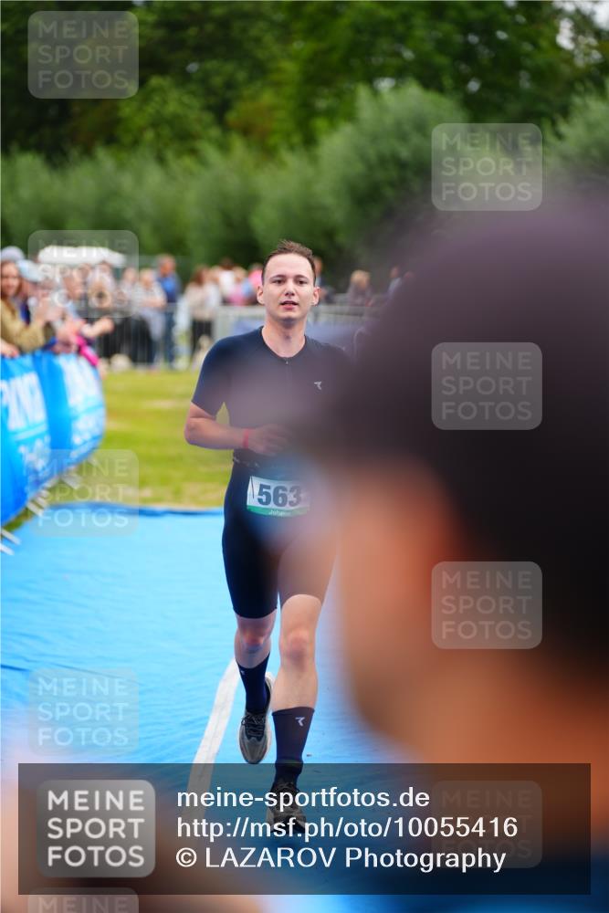 30.08.2026 - Elbe Triathlon Hamburg LAZAROV Photography http://msf.ph/oto/10055416 30.08.2026 11:03:23 Ziel 563 meine-sportfotos.de