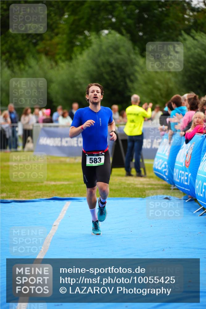 30.08.2026 - Elbe Triathlon Hamburg LAZAROV Photography http://msf.ph/oto/10055425 30.08.2026 11:03:40 Ziel 583 meine-sportfotos.de