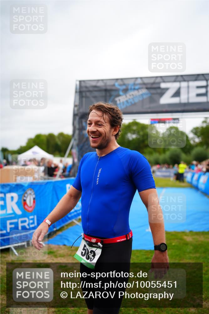 30.08.2026 - Elbe Triathlon Hamburg LAZAROV Photography http://msf.ph/oto/10055451 30.08.2026 11:03:46 Ziel  meine-sportfotos.de