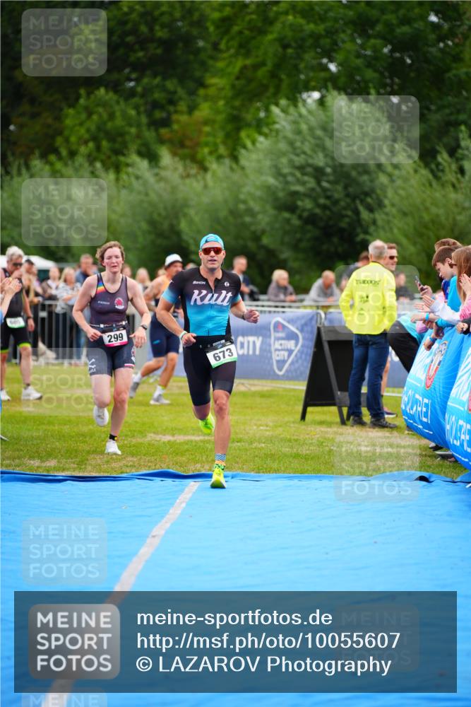30.08.2026 - Elbe Triathlon Hamburg LAZAROV Photography http://msf.ph/oto/10055607 30.08.2026 11:04:46 Ziel 299, 673 meine-sportfotos.de