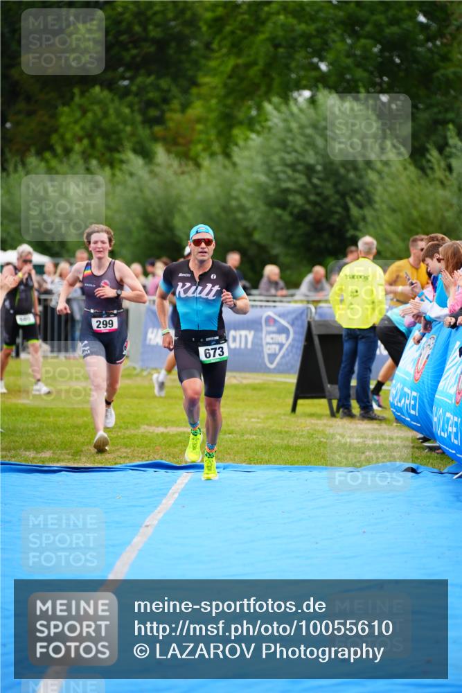 30.08.2026 - Elbe Triathlon Hamburg LAZAROV Photography http://msf.ph/oto/10055610 30.08.2026 11:04:46 Ziel 299, 673 meine-sportfotos.de