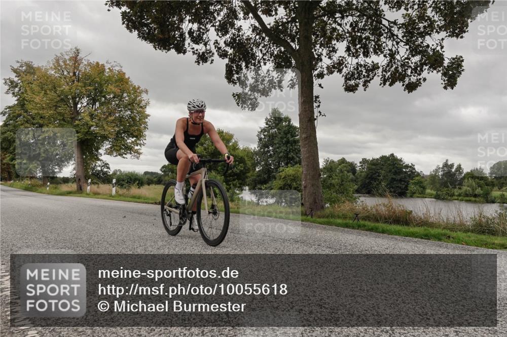 30.08.2026 - Elbe Triathlon Hamburg Michael Burmester http://msf.ph/oto/10055618 30.08.2026 11:44:22 Radfahren 1595, 1618, 1623 meine-sportfotos.de
