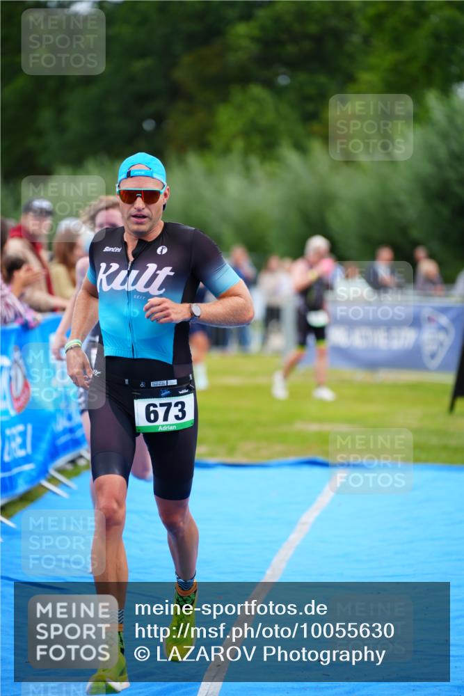 30.08.2026 - Elbe Triathlon Hamburg LAZAROV Photography http://msf.ph/oto/10055630 30.08.2026 11:04:48 Ziel 299, 673 meine-sportfotos.de