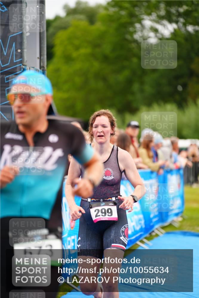 30.08.2026 - Elbe Triathlon Hamburg LAZAROV Photography http://msf.ph/oto/10055634 30.08.2026 11:04:49 Ziel 299, 673 meine-sportfotos.de