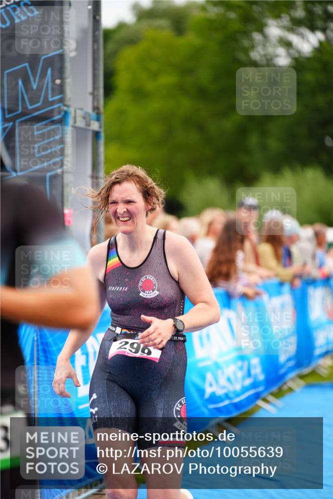 30.08.2026 - Elbe Triathlon Hamburg LAZAROV Photography http://msf.ph/oto/10055639 30.08.2026 11:04:50 Ziel 299, 673 meine-sportfotos.de