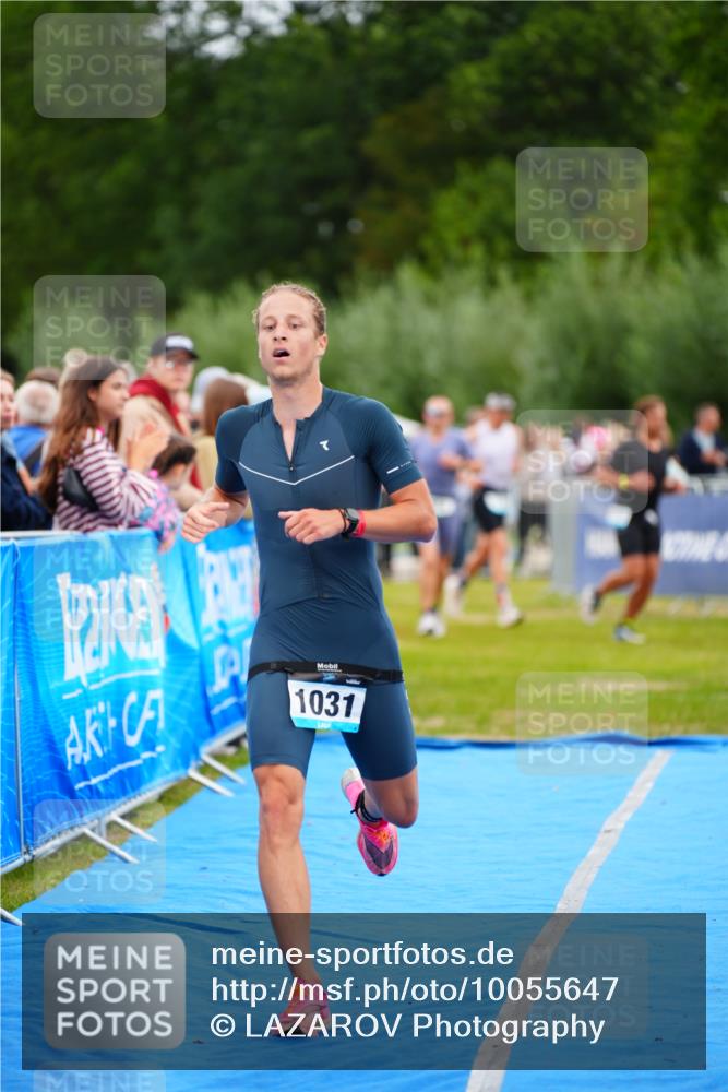 30.08.2026 - Elbe Triathlon Hamburg LAZAROV Photography http://msf.ph/oto/10055647 30.08.2026 11:05:02 Ziel 554, 1031 meine-sportfotos.de