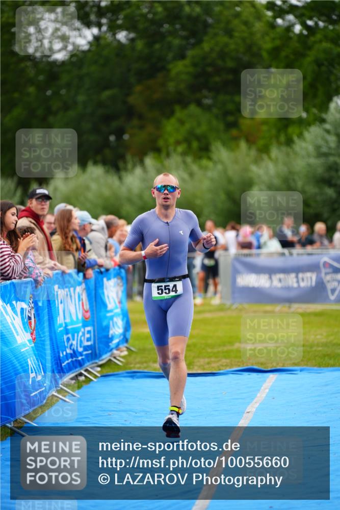 30.08.2026 - Elbe Triathlon Hamburg LAZAROV Photography http://msf.ph/oto/10055660 30.08.2026 11:05:07 Ziel 554, 656 meine-sportfotos.de