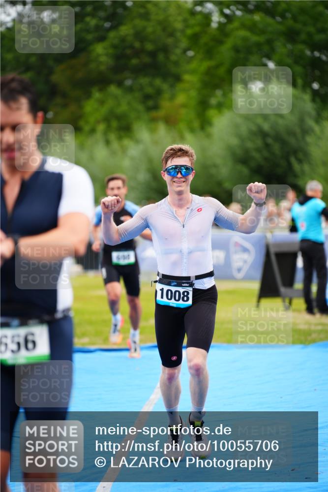 30.08.2026 - Elbe Triathlon Hamburg LAZAROV Photography http://msf.ph/oto/10055706 30.08.2026 11:05:17 Ziel 656, 698, 1008 meine-sportfotos.de