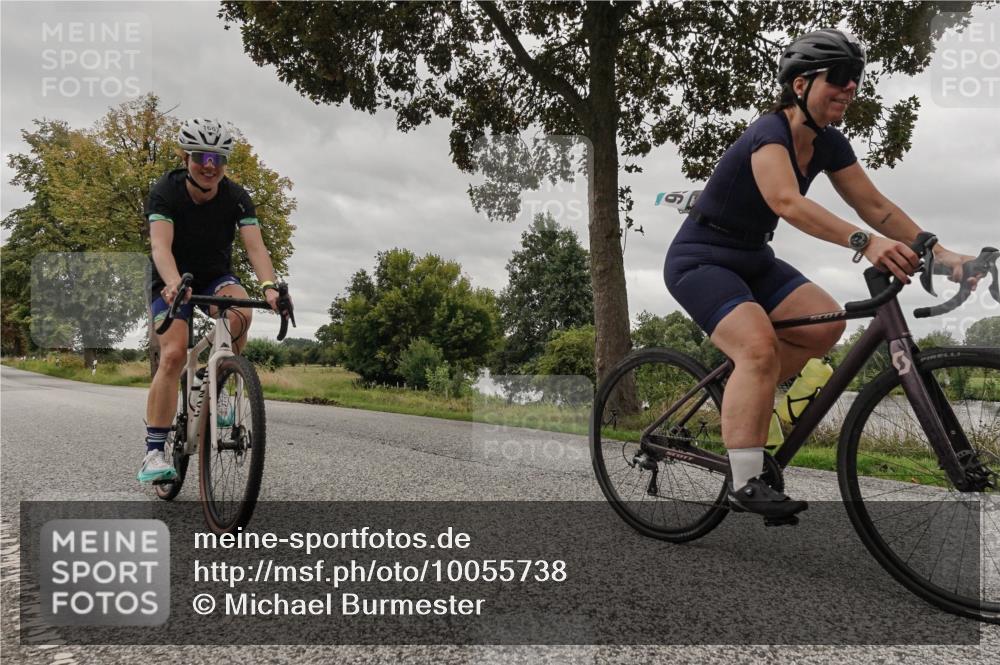 30.08.2026 - Elbe Triathlon Hamburg Michael Burmester http://msf.ph/oto/10055738 30.08.2026 11:54:27 Radfahren 1666, 1667 meine-sportfotos.de