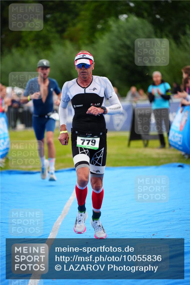 30.08.2026 - Elbe Triathlon Hamburg LAZAROV Photography http://msf.ph/oto/10055836 30.08.2026 11:06:03 Ziel 671, 779 meine-sportfotos.de
