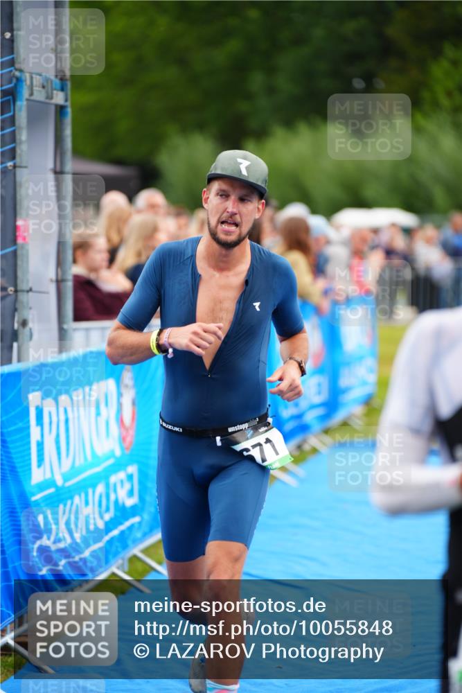 30.08.2026 - Elbe Triathlon Hamburg LAZAROV Photography http://msf.ph/oto/10055848 30.08.2026 11:06:05 Ziel 671, 779 meine-sportfotos.de