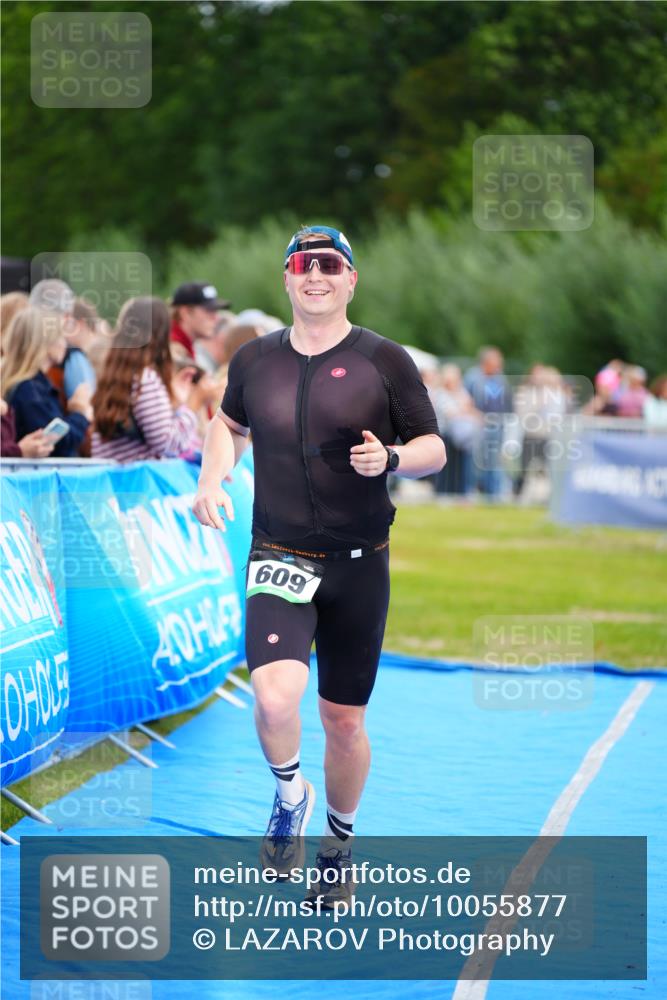 30.08.2026 - Elbe Triathlon Hamburg LAZAROV Photography http://msf.ph/oto/10055877 30.08.2026 11:06:16 Ziel 609 meine-sportfotos.de