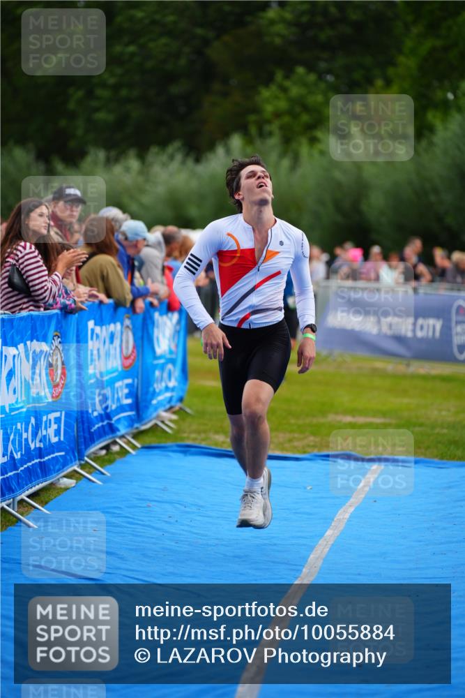 30.08.2026 - Elbe Triathlon Hamburg LAZAROV Photography http://msf.ph/oto/10055884 30.08.2026 11:06:26 Ziel 425, 482, 628 meine-sportfotos.de