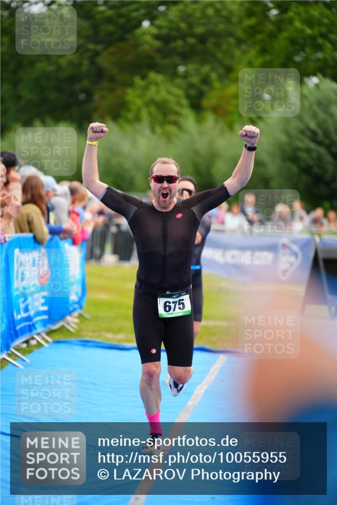 30.08.2026 - Elbe Triathlon Hamburg LAZAROV Photography http://msf.ph/oto/10055955 30.08.2026 11:06:39 Ziel 675, 1067 meine-sportfotos.de