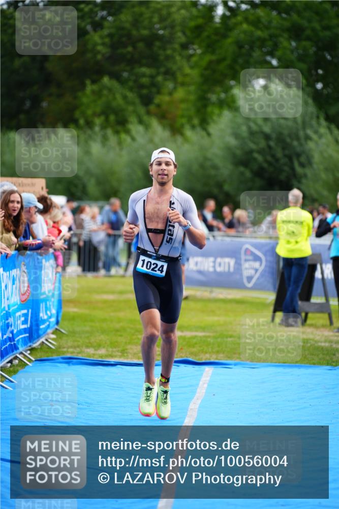 30.08.2026 - Elbe Triathlon Hamburg LAZAROV Photography http://msf.ph/oto/10056004 30.08.2026 11:07:18 Ziel 488, 1024 meine-sportfotos.de