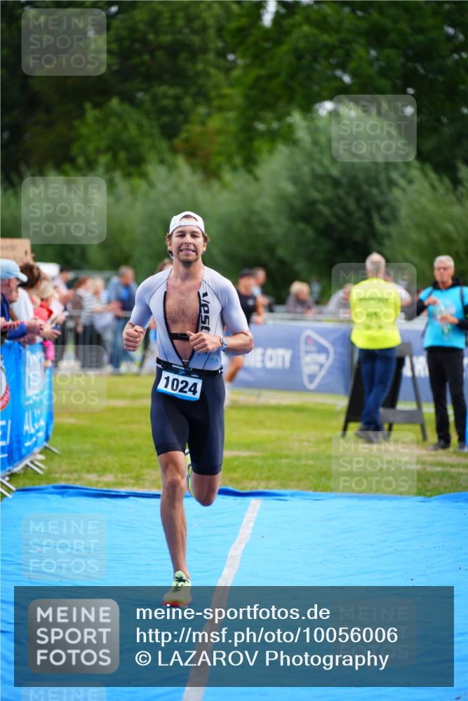 30.08.2026 - Elbe Triathlon Hamburg LAZAROV Photography http://msf.ph/oto/10056006 30.08.2026 11:07:18 Ziel 488, 1024 meine-sportfotos.de