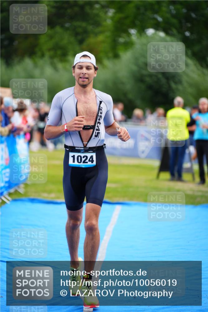30.08.2026 - Elbe Triathlon Hamburg LAZAROV Photography http://msf.ph/oto/10056019 30.08.2026 11:07:19 Ziel 488, 1024 meine-sportfotos.de