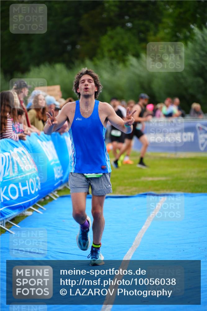30.08.2026 - Elbe Triathlon Hamburg LAZAROV Photography http://msf.ph/oto/10056038 30.08.2026 11:07:23 Ziel 488, 495, 1024 meine-sportfotos.de