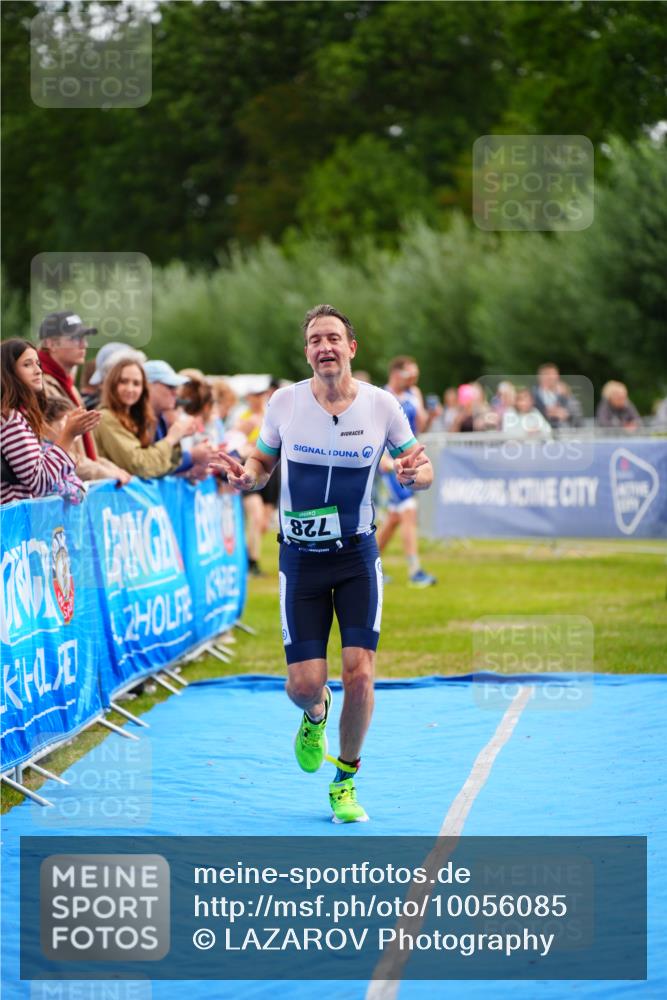 30.08.2026 - Elbe Triathlon Hamburg LAZAROV Photography http://msf.ph/oto/10056085 30.08.2026 11:07:35 Ziel 728 meine-sportfotos.de