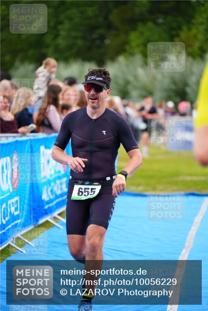30.08.2026 - Elbe Triathlon Hamburg LAZAROV Photography http://msf.ph/oto/10056229 30.08.2026 11:08:45 Ziel 555, 590, 655, 1260 meine-sportfotos.de