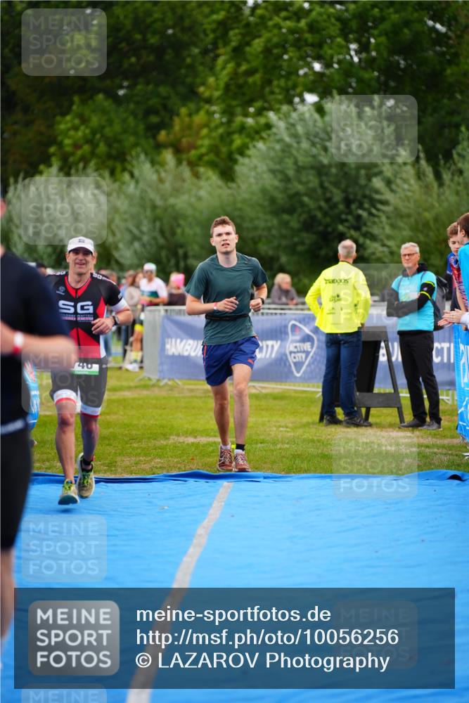 30.08.2026 - Elbe Triathlon Hamburg LAZAROV Photography http://msf.ph/oto/10056256 30.08.2026 11:08:53 Ziel 503, 555, 746, 1042 meine-sportfotos.de