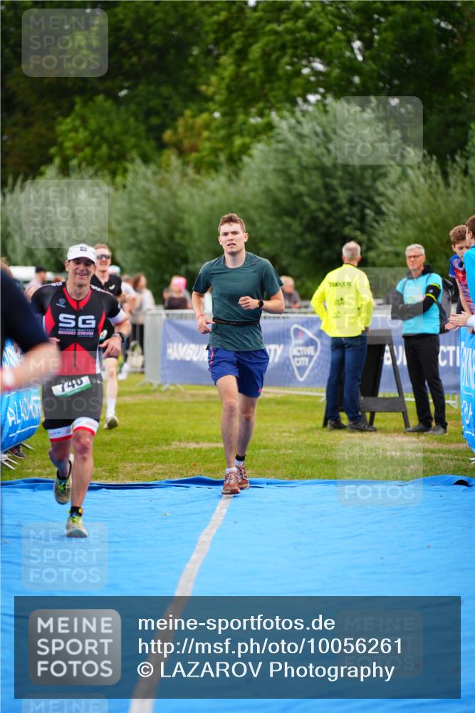 30.08.2026 - Elbe Triathlon Hamburg LAZAROV Photography http://msf.ph/oto/10056261 30.08.2026 11:08:54 Ziel 503, 555, 746, 1042 meine-sportfotos.de
