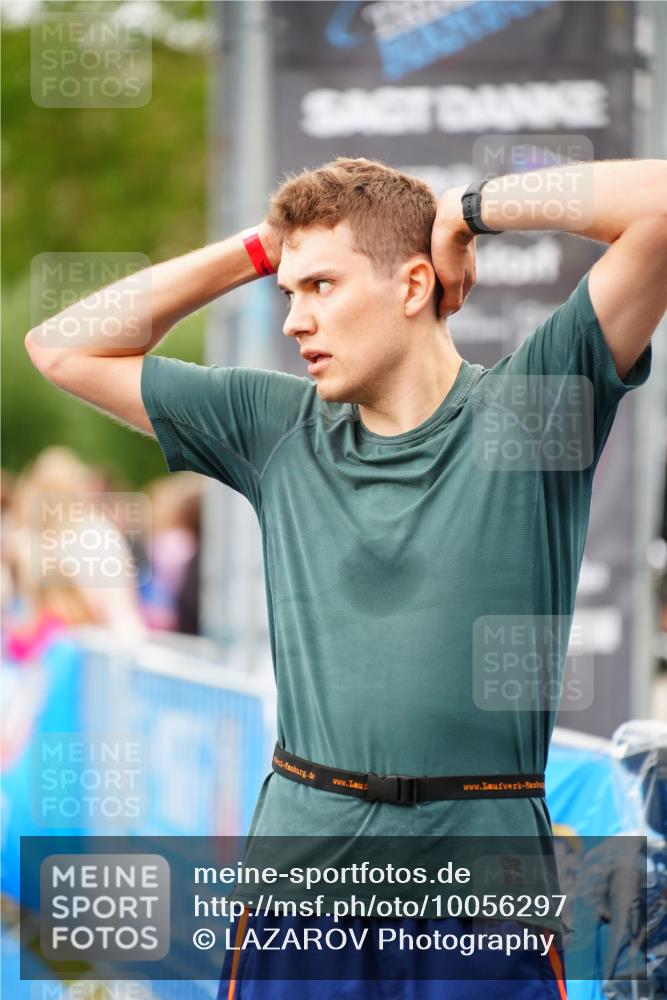 30.08.2026 - Elbe Triathlon Hamburg LAZAROV Photography http://msf.ph/oto/10056297 30.08.2026 11:09:01 Ziel 633, 1042, 1098 meine-sportfotos.de