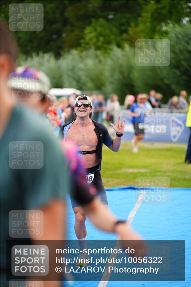 30.08.2026 - Elbe Triathlon Hamburg LAZAROV Photography http://msf.ph/oto/10056322 30.08.2026 11:09:07 Ziel 633, 1098 meine-sportfotos.de