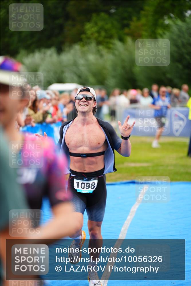 30.08.2026 - Elbe Triathlon Hamburg LAZAROV Photography http://msf.ph/oto/10056326 30.08.2026 11:09:08 Ziel 633, 1098 meine-sportfotos.de
