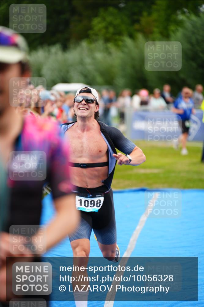 30.08.2026 - Elbe Triathlon Hamburg LAZAROV Photography http://msf.ph/oto/10056328 30.08.2026 11:09:08 Ziel 633, 1098 meine-sportfotos.de